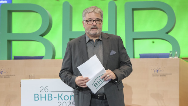 BHB-Geschäftsführer Peter Wüst hat sich in einem Schreiben an die Fördermitglieder gewandt und sie aufgerufen, sich an der Umfrage zur Übererfüllung von EU-Regeln durch nationale Vorschriften zu beteiligen. BHB-Geschäftsführer Peter Wüst hat sich in einem Schreiben an die Fördermitglieder gewandt und sie aufgerufen, sich an der Umfrage zur Übererfüllung von EU-Regeln durch nationale Vorschriften zu beteiligen.