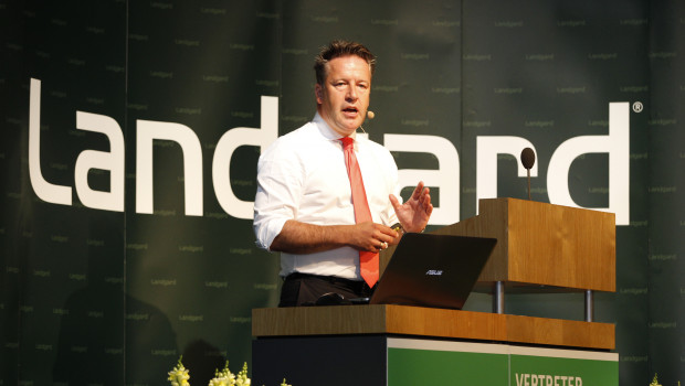 „Als moderne und erfolgreiche vermarktende Erzeugergenossenschaft haben wir uns im Geschäftsjahr 2015 mit einem organischen, profitablen Umsatzwachstum in den relevanten Märkten weiterentwickelt“, sagte der Vorstandsvorsitzende Armin Rehberg auf der Vertreterversammlung.