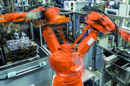 In der Storch-Ciret Group wird Robotik eingesetzt: Nachhaltigkeit beginnt hier bereits bei der Fertigungs­technologie.