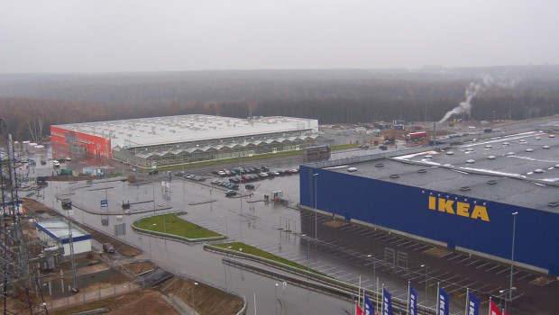 Trübe Aussichten: ein Obi-Standort in Moskau direkt neben Ikea. Beide Unternehmen stellen ihre Geschäftstätigkeit in Russland wegen der russischen Aggression gegenüber der Ukraine vorläufig ein.